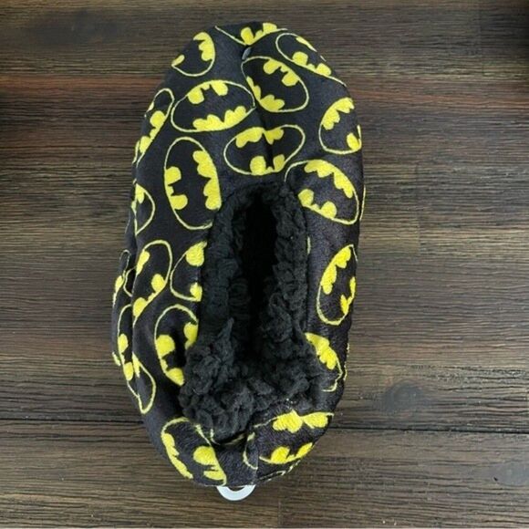 Batman DC Comics Fuzzy Babba Slipper Socks NWT Boys 13-4 - Picture 4 of 4